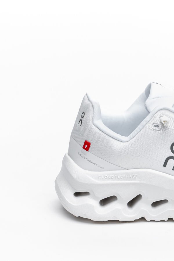 OC White Platform