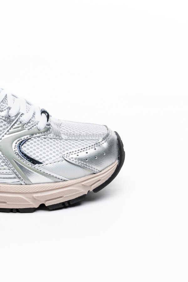 NB 530 Platinum